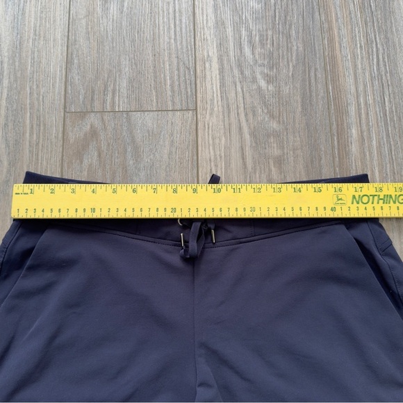 Athleta Women's Midtown Shorts Size 14 Navy Blue Drawstring Athleisure - Picture 9 of 11